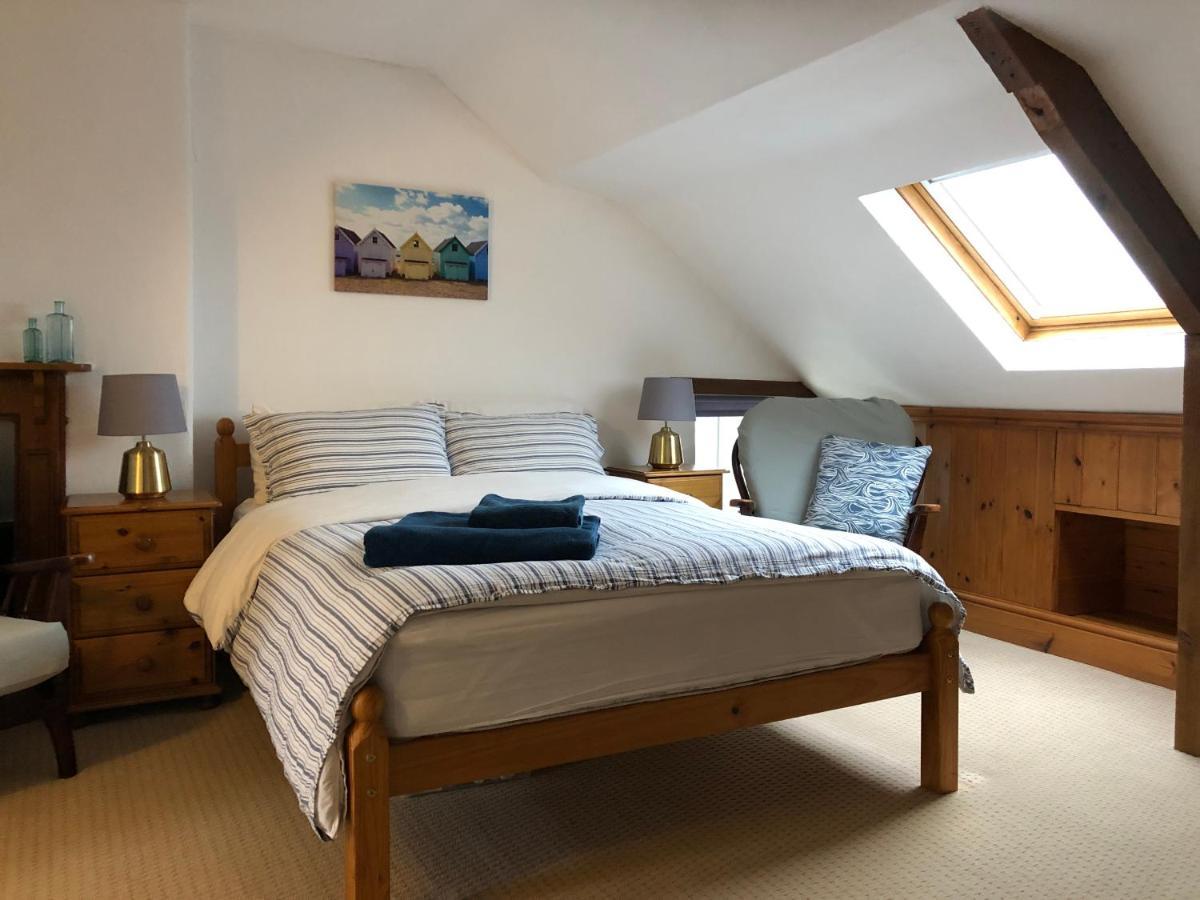 Little Hilton Farm Bed & Breakfast Haverfordwest Bagian luar foto
