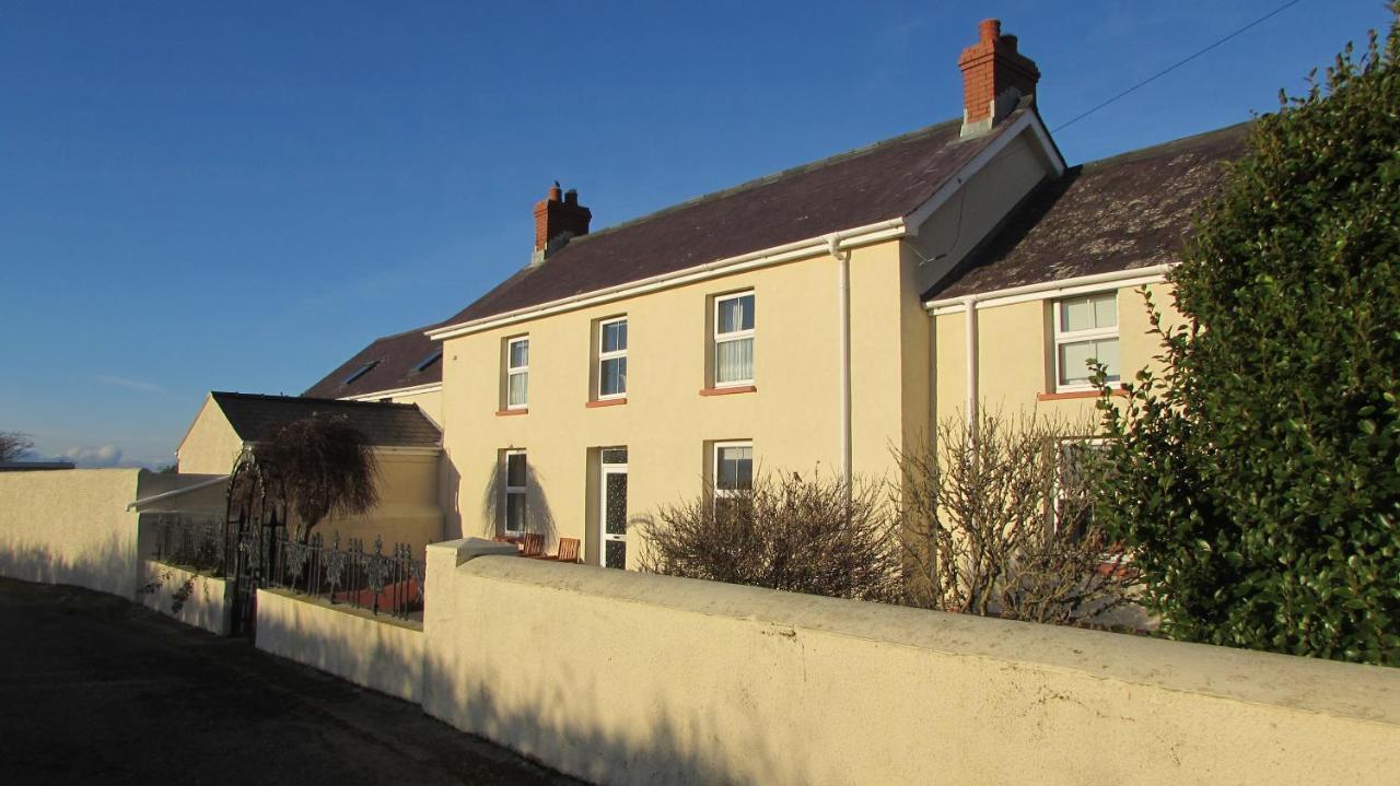 Little Hilton Farm Bed & Breakfast Haverfordwest Bagian luar foto