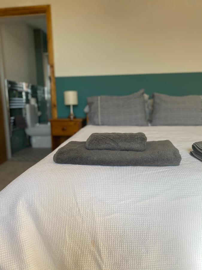 Little Hilton Farm Bed & Breakfast Haverfordwest Bagian luar foto