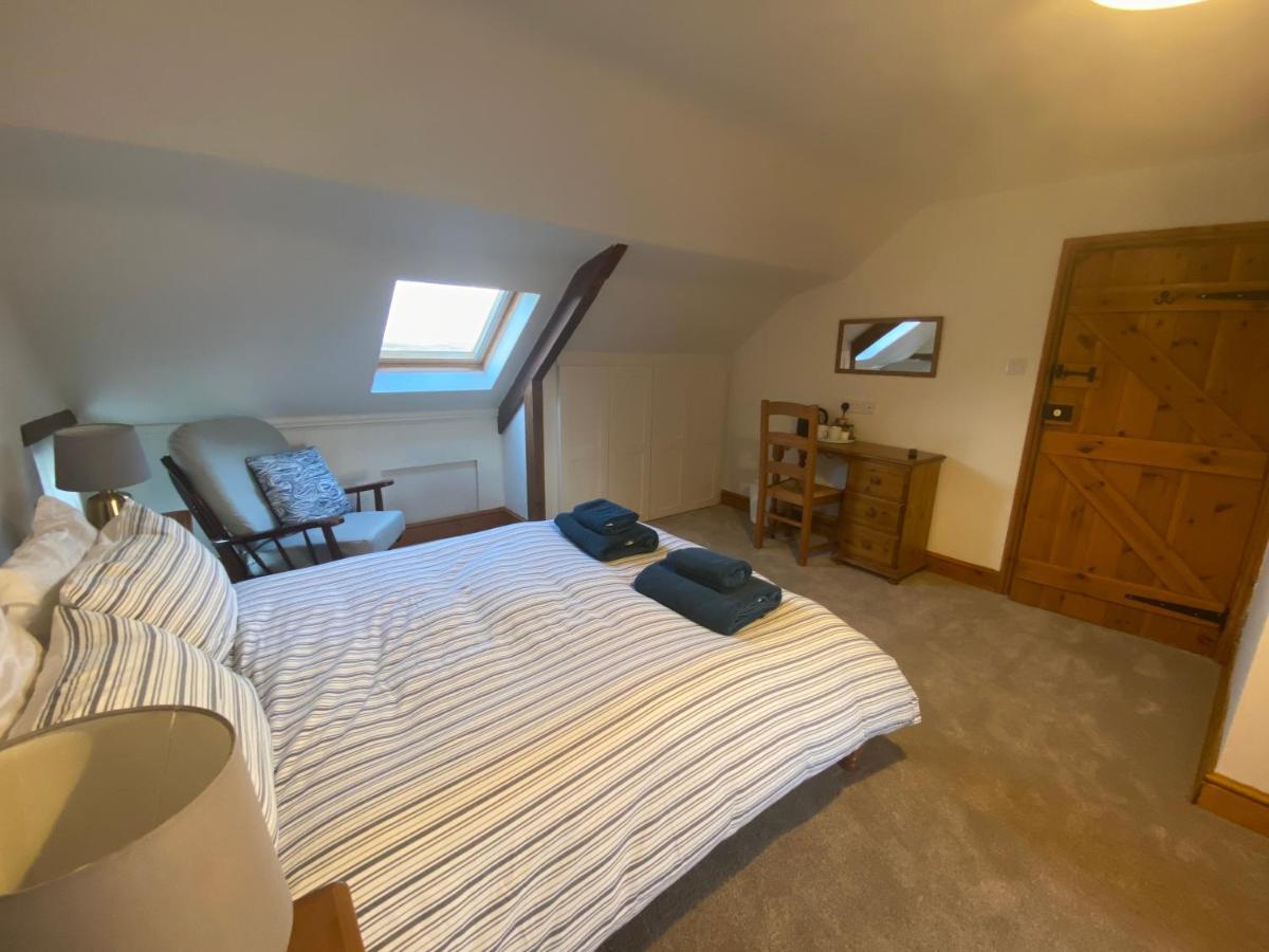Little Hilton Farm Bed & Breakfast Haverfordwest Bagian luar foto
