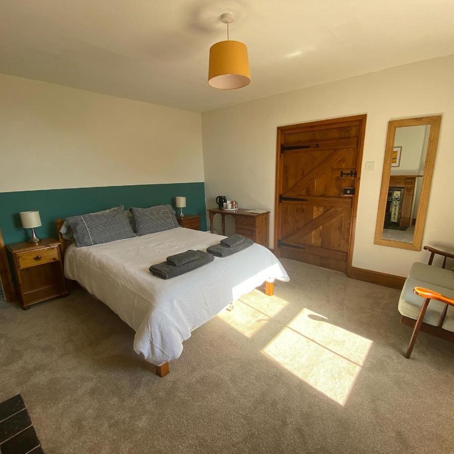 Little Hilton Farm Bed & Breakfast Haverfordwest Bagian luar foto